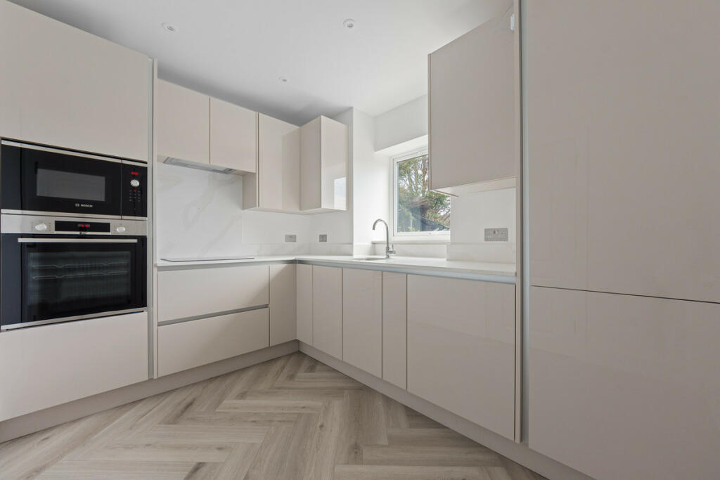 Additional image 3 of Briton Hill, South Croydon, CR2