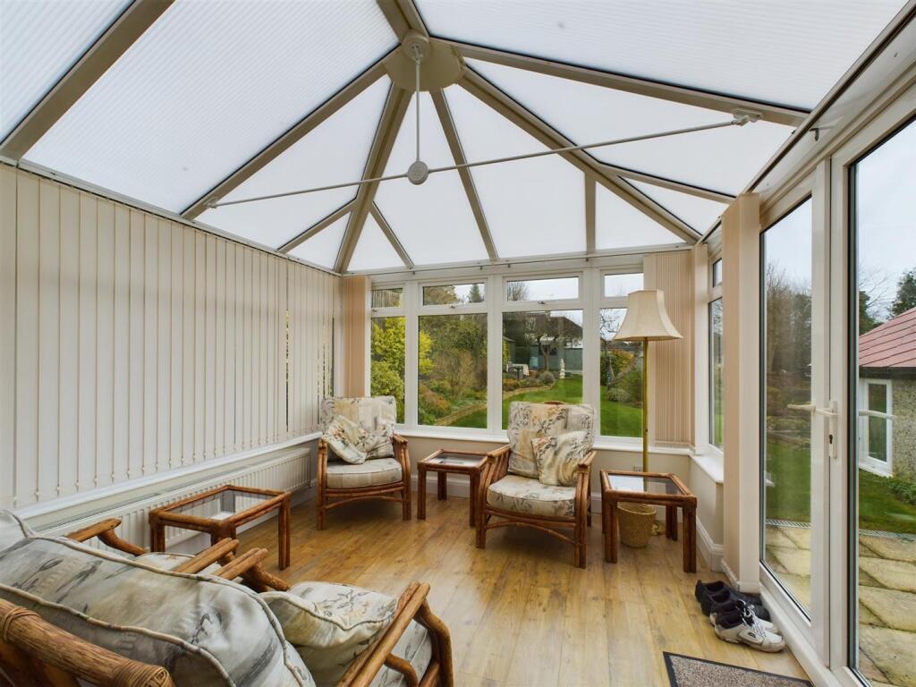 Additional image 27 of Alexander Road, Coulsdon