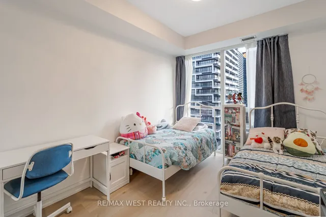 Additional image 24 of 70 Roehampton Ave Unit 1122