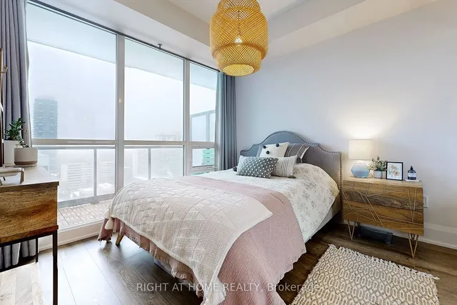 Additional image 15 of 30 Roehampton Ave Unit 1506