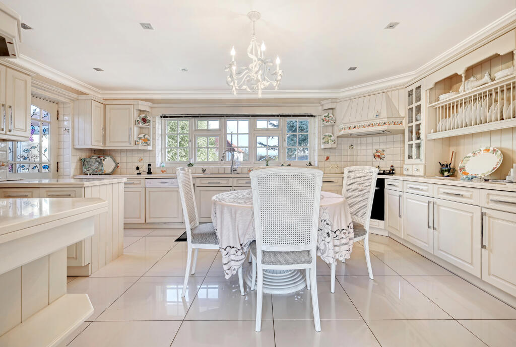 Additional image 7 of Church Road, Ramsden Bellhouse, Billericay