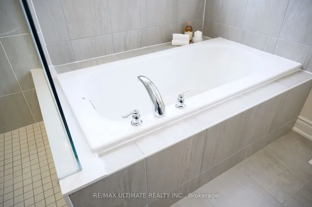 Additional image 29 of 380 Valleyway Dr