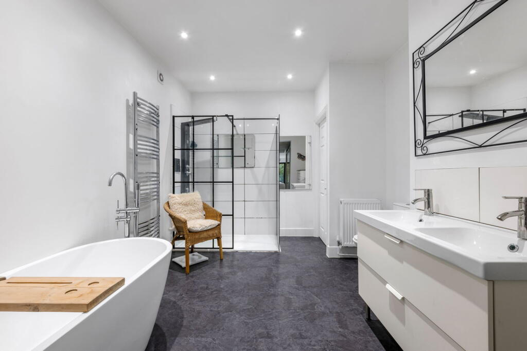 Additional image 17 of Salmons Lane West, Caterham, CR3 5LT