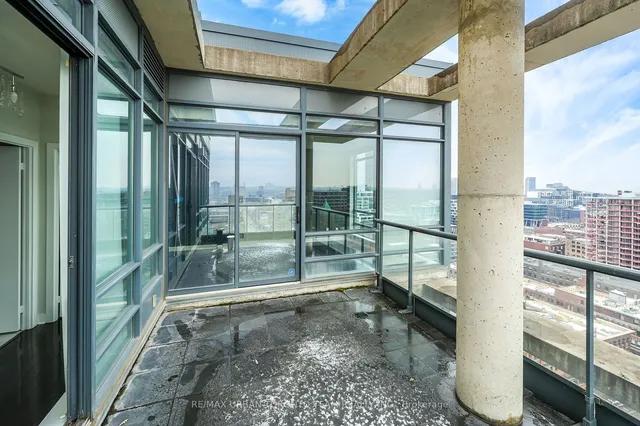 Additional image 33 of 438 King St Unit Ph03