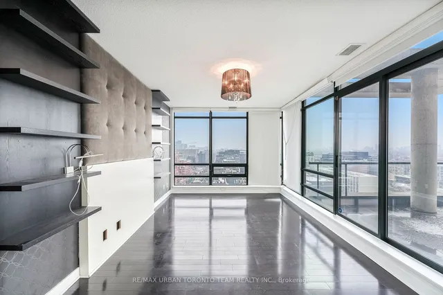 Additional image 20 of 438 King St Unit Ph03