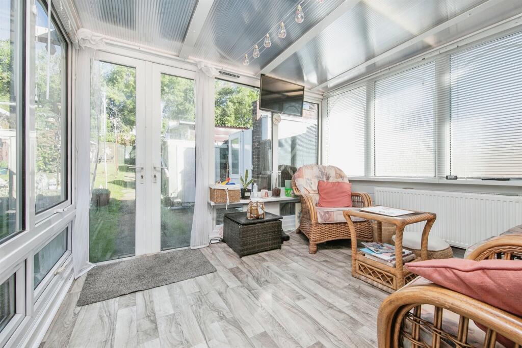 Additional image 19 of Harwich Road, Colchester