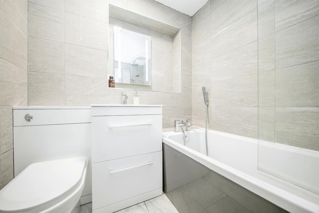 Additional image 13 of Bay View Crescent, Little Oakley, Harwich