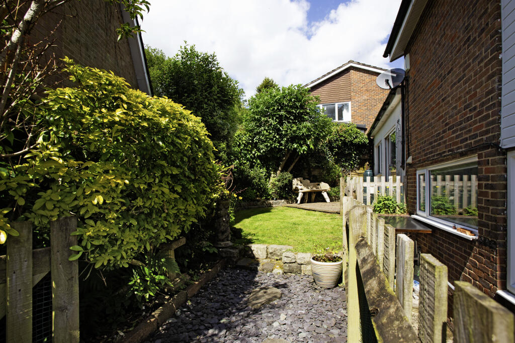 Additional image 18 of Dunedin Drive, Caterham, CR3