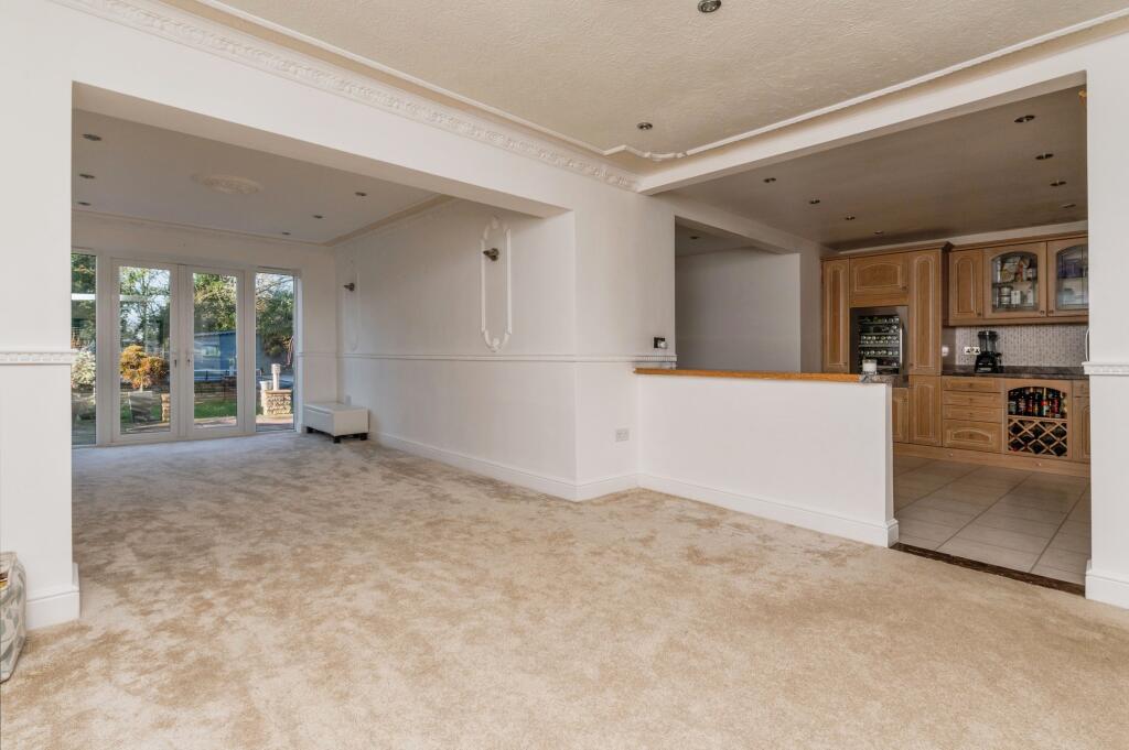 Additional image 19 of Oak Avenue, Crays Hill, Billericay, Essex, CM11