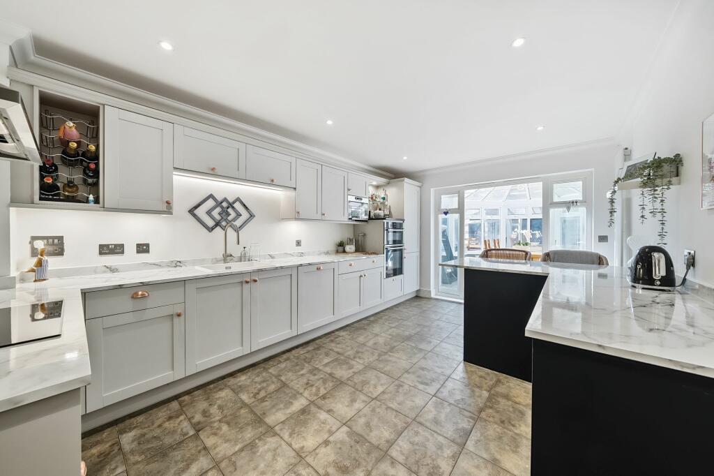 Additional image 3 of West Parkside, Warlingham, CR6