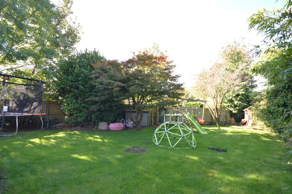 Additional image 18 of Stonebank Drive, Little Neston