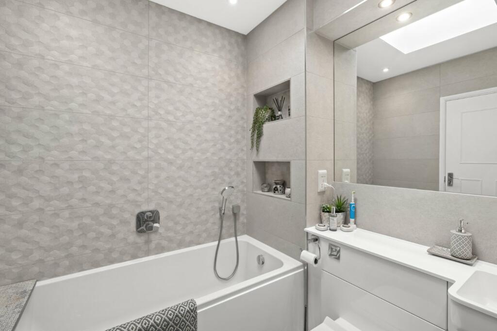 Additional image 24 of Wavell Avenue, Colchester, Essex, CO2