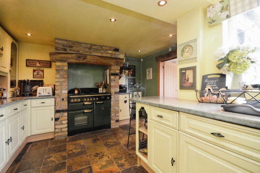 Additional image 5 of Deal Tree Bungalows, Doddinghurst, Brentwood
