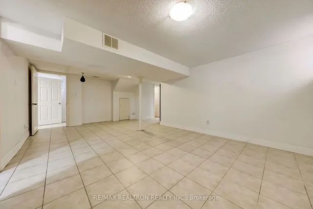 Additional image 29 of 365 Hollywood Ave