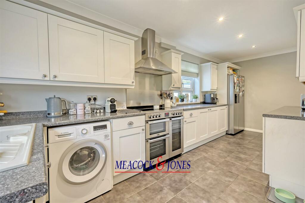 Additional image 7 of Victors Crescent, Hutton, Brentwood