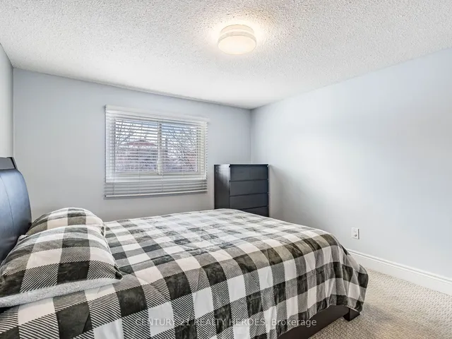Additional image 26 of 34 Niagara Pl