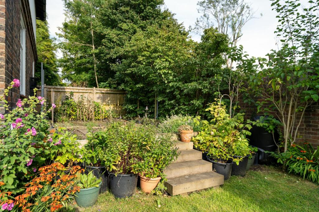 Additional image 34 of High Drive, Woldingham, CR3