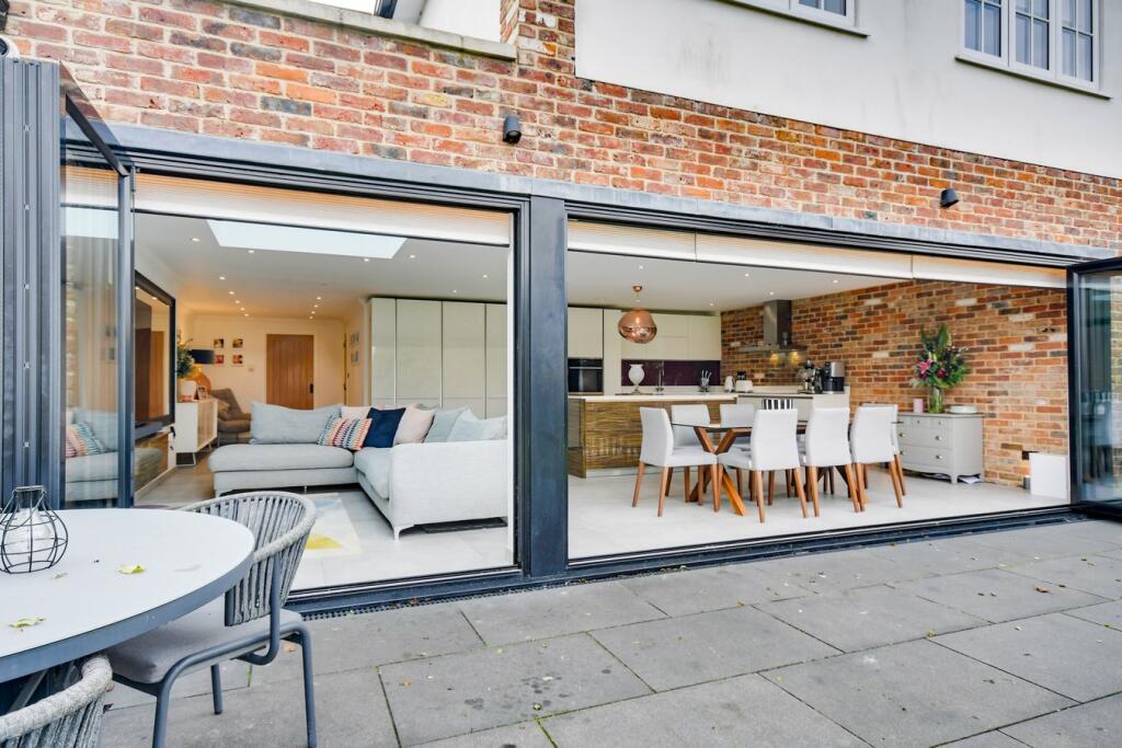 Additional image 4 of The Vale, Stock, CM4