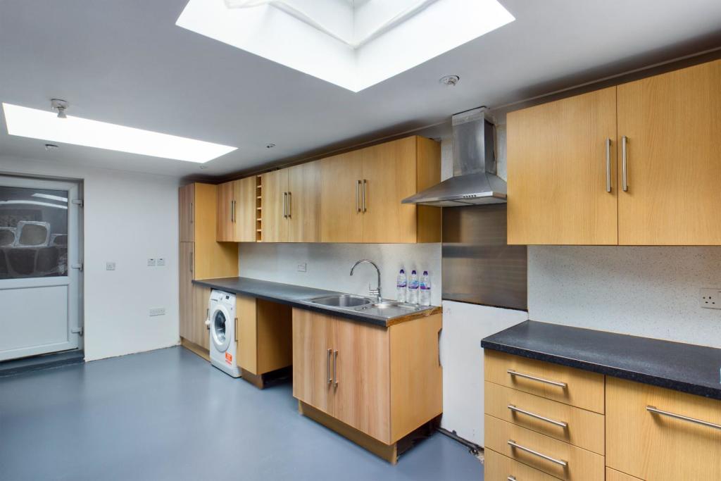 Additional image 19 of Doddinghurst Road, Doddinghurst, Brentwood