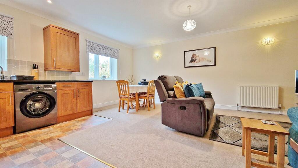 Additional image 11 of Earlswood Lodge, Walton-on-the-Naze