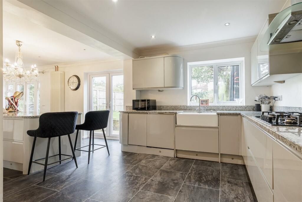 Additional image 24 of Dukes Avenue, Theydon Bois