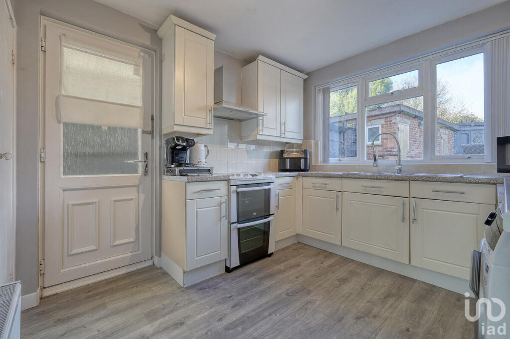 Additional image 6 of Langham Crescent, Billericay, CM12