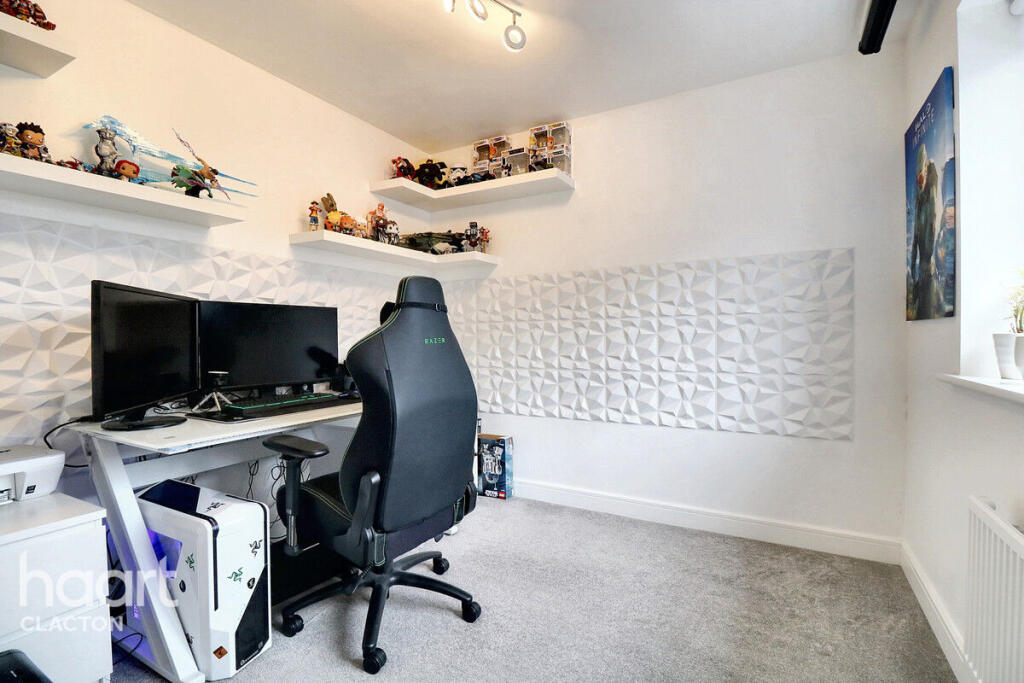 Additional image 8 of Hamford Crescent, Walton on the naze