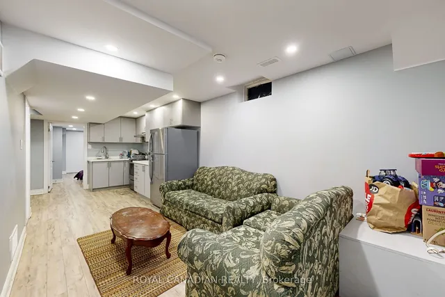 Additional image 32 of 11 Revelstoke Pl