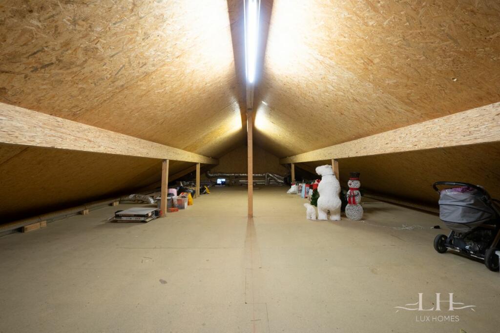 Additional image 39 of Coxtie Green Road, Brentwood