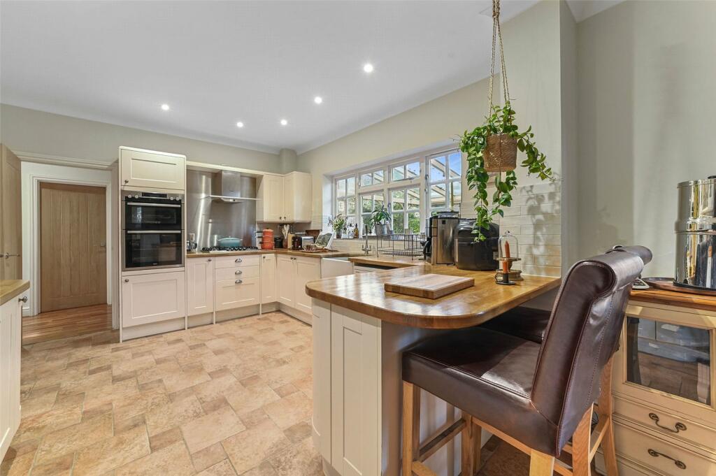 Additional image 8 of Les Bois, High Road, Layer-de-la-Haye, Colchester, CO2