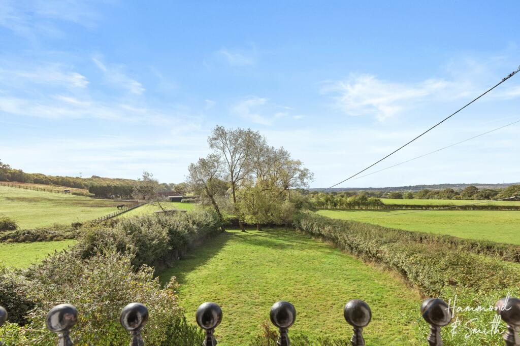 Additional image 18 of Mount End, Theydon Mount, CM16