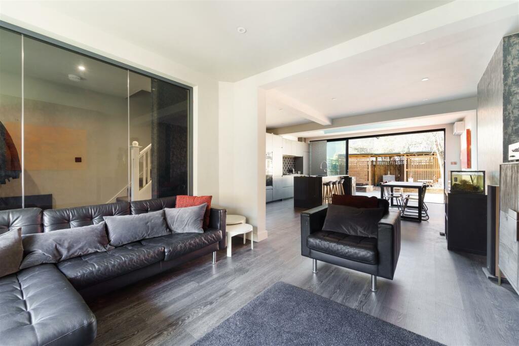 Additional image 22 of Thirsk Road, Mitcham