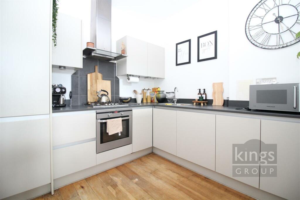 Additional image 3 of New Pond Street, Newhall