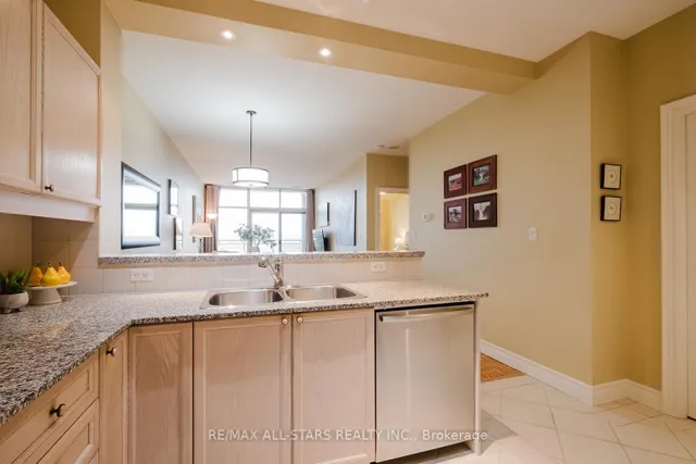 Additional image 12 of 1 Leaside Park Dr Unit 303