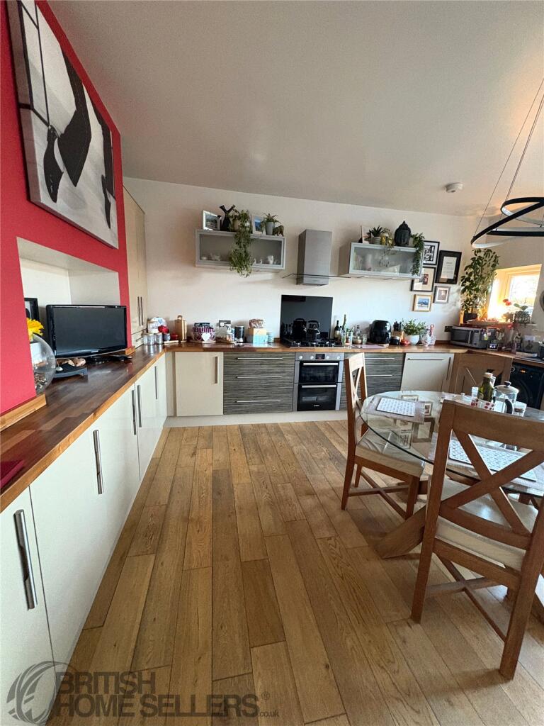 Additional image 5 of Kings Parade, Holland-on-Sea, Clacton-on-Sea, Essex, CO15