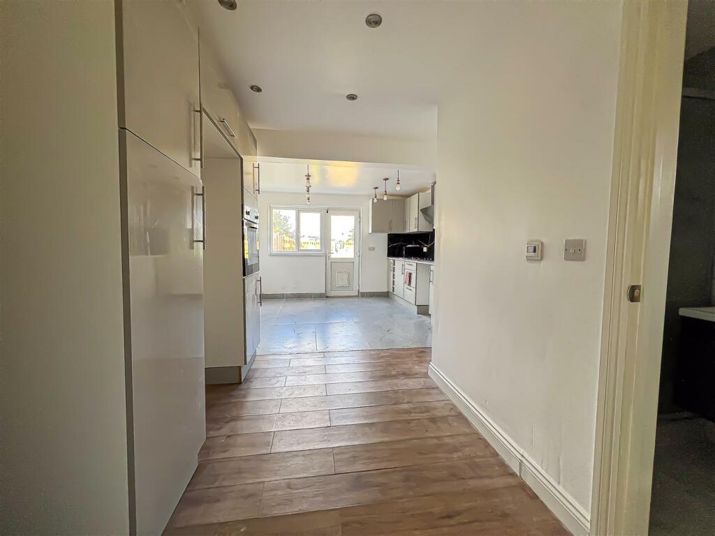 Additional image 4 of Wellesley Road, Clacton-On-Sea