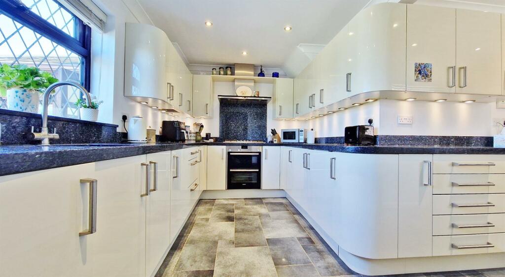 Additional image 10 of Thorns Way, Frinton Homelands