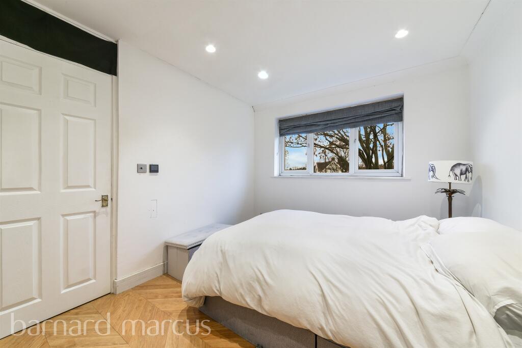 Additional image 6 of Firs Close, Mitcham