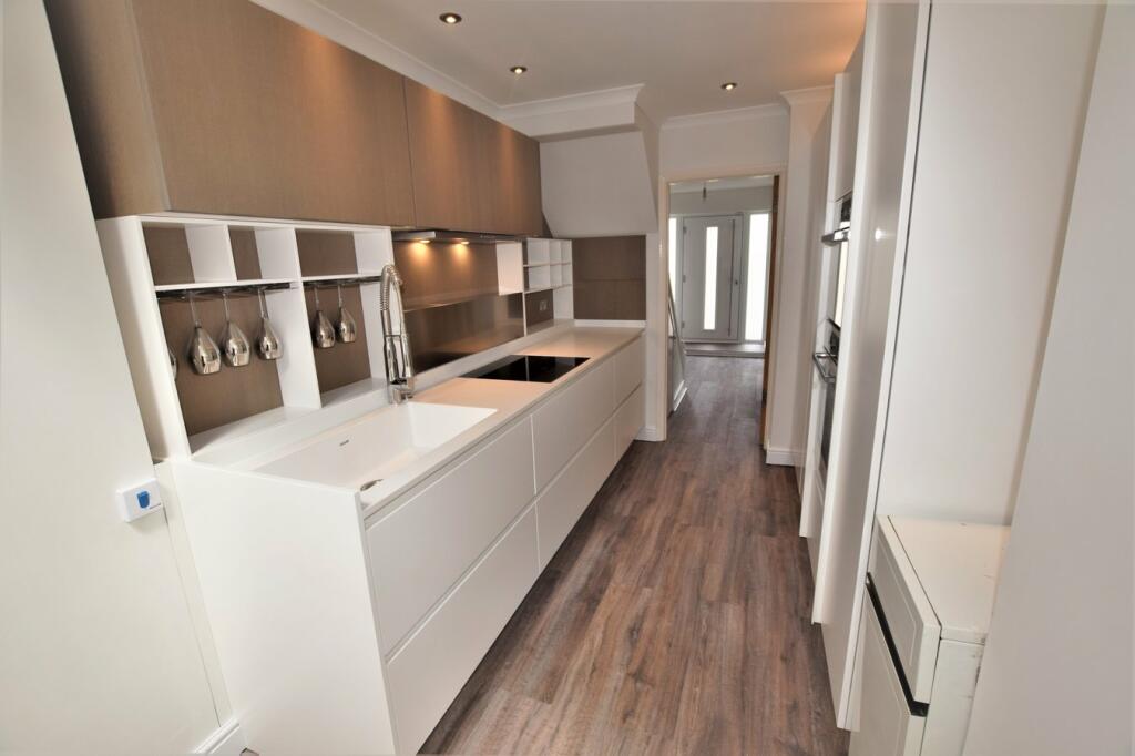Additional image 10 of Passingham Avenue, Billericay, CM11