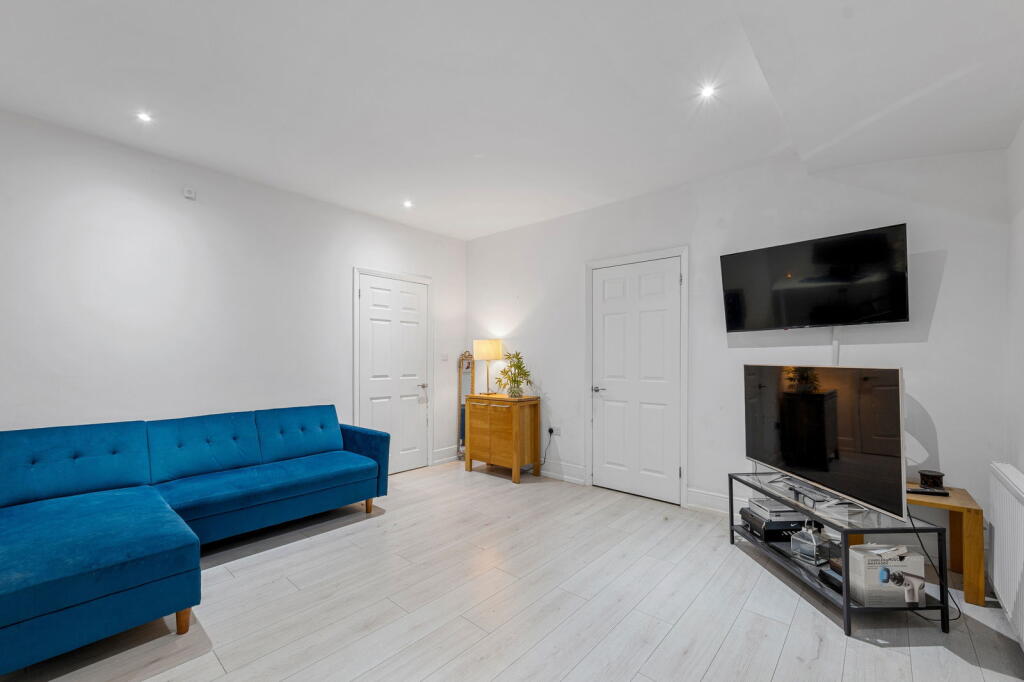 Additional image 12 of Salmons Lane West, Caterham, CR3 5LT