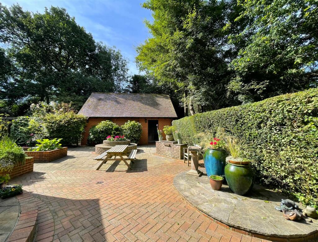 Additional image 38 of How Lane, Chipstead