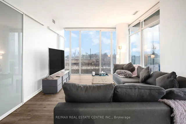 Additional image 19 of 105 The Queensway Ave Unit 303