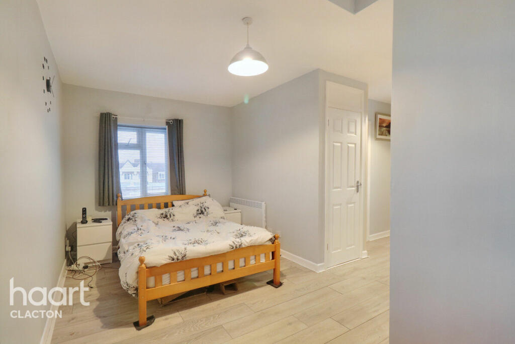 Additional image 2 of Marine Parade East, Clacton-On-Sea