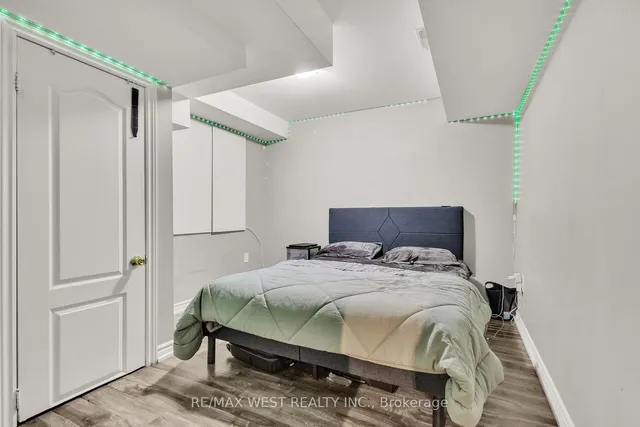 Additional image 38 of 84 Lone Rock Circ