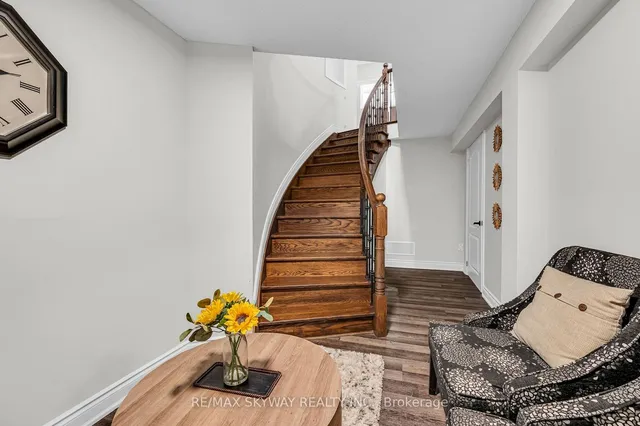 Additional image 29 of 9 Louvre Circ