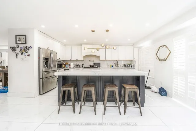 Additional image 14 of 6 Amboise Cres