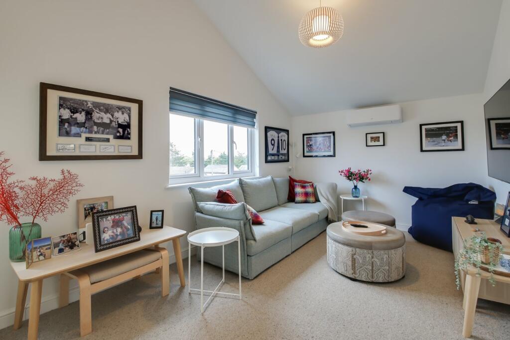 Additional image 30 of Eastern Promenade, Point Clear Bay, Essex, CO16