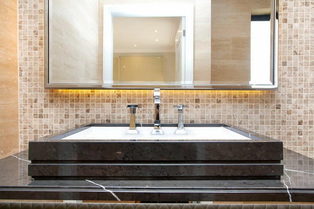 Additional image 10 of Station Road, Woldingham, CR3