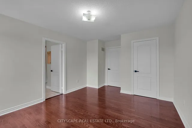 Additional image 24 of 33 Huntspoint Dr