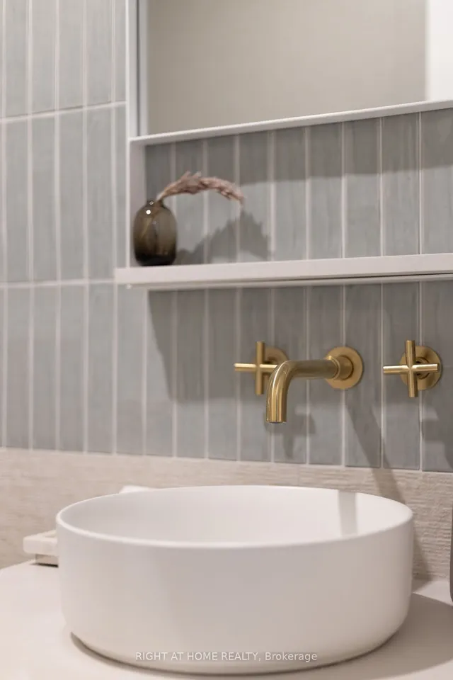 Additional image 26 of 768 Richmond St